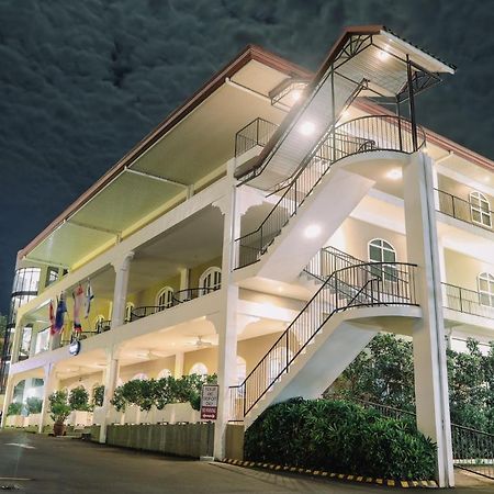 Kingsley'S Hotel And Gastro Pub Mabalacat Bagian luar foto